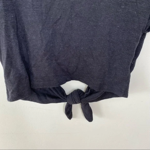 CALE Knotted Hem Tee Black size M - Picture 3 of 8